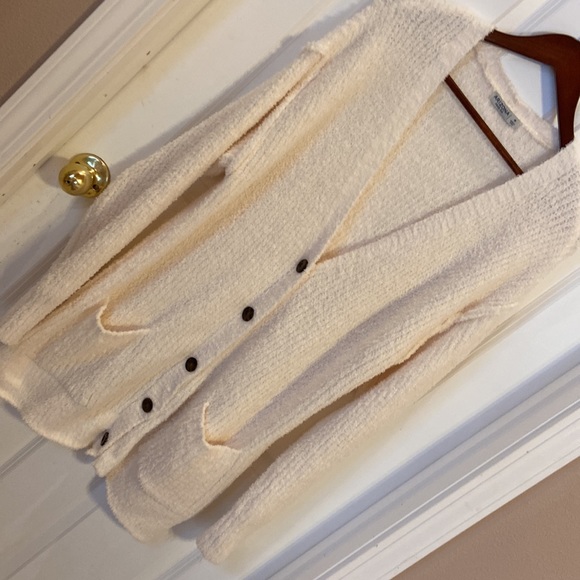 White Soft & Cozy CARDIGAN 💖 - Picture 8 of 8